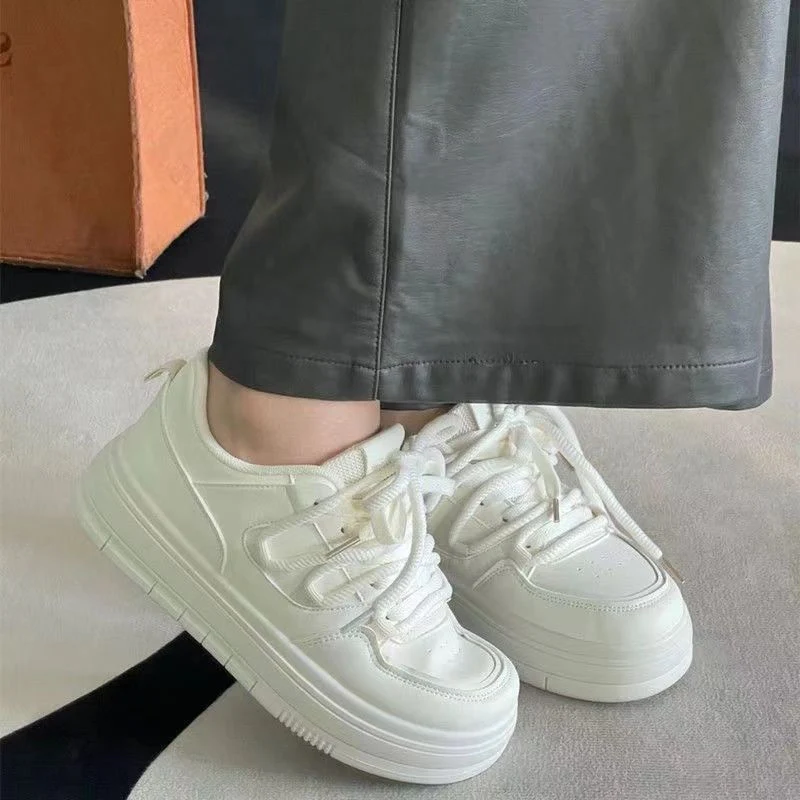 Damen sportliche Sneaker mit gepolsterter Dämpfung und atmungsaktiver Oberfläche Heidi Mode - Image 4