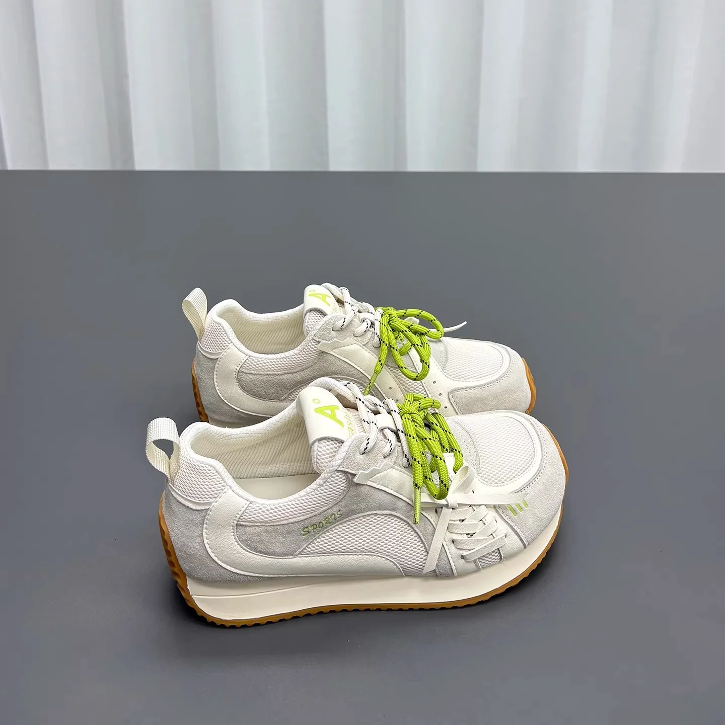 Damen Sportliche Sneaker mit innovativer Schnürtechnologie und atmungsaktiver Obermaterialkombination Heidi Mode - Image 3