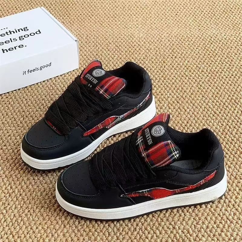 Damen Sportliche Sneaker mit kariertem Detail und rutschfester Sohle Heidi Mode - Image 3
