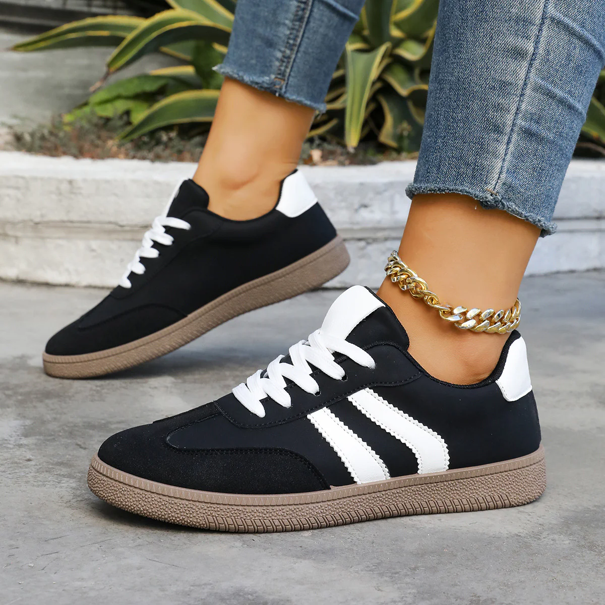 Damen Sportliche Sneaker mit klassischer Schnürung und rutschfester Sohle Heidi Mode - Image 3
