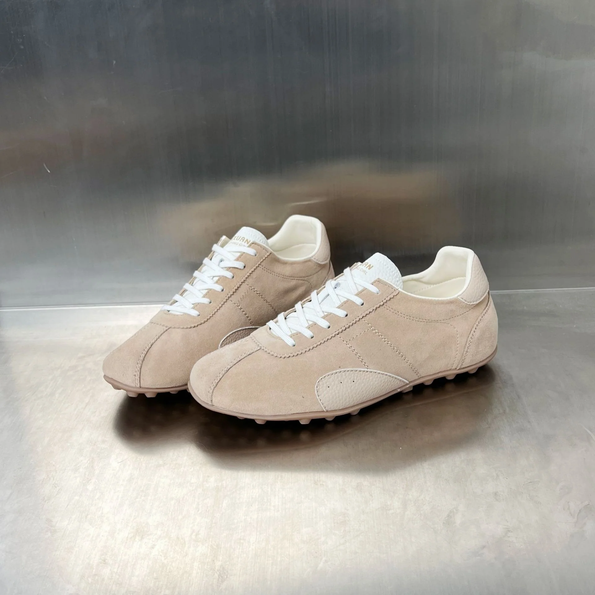Damen Sportliche Sneaker mit luxuriösem Wildleder und innovativer Sohlenkonstruktion Heidi Mode - Image 2