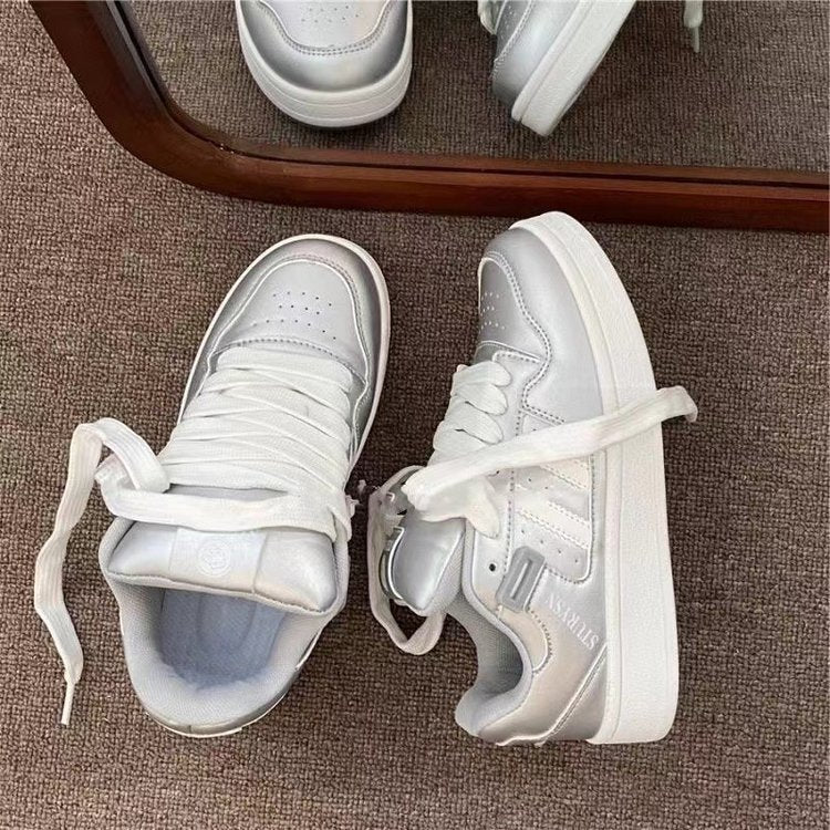 Damen Sportliche Sneaker mit Metallic-Oberfläche und gepolsterter Innensohle Heidi Mode - Image 3