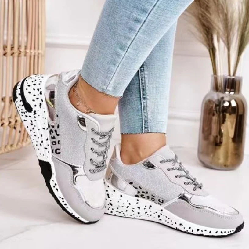 Damen Sportliche Sneaker mit modischem Glitzer-Detail und rutschsicherer Sohle Heidi Mode