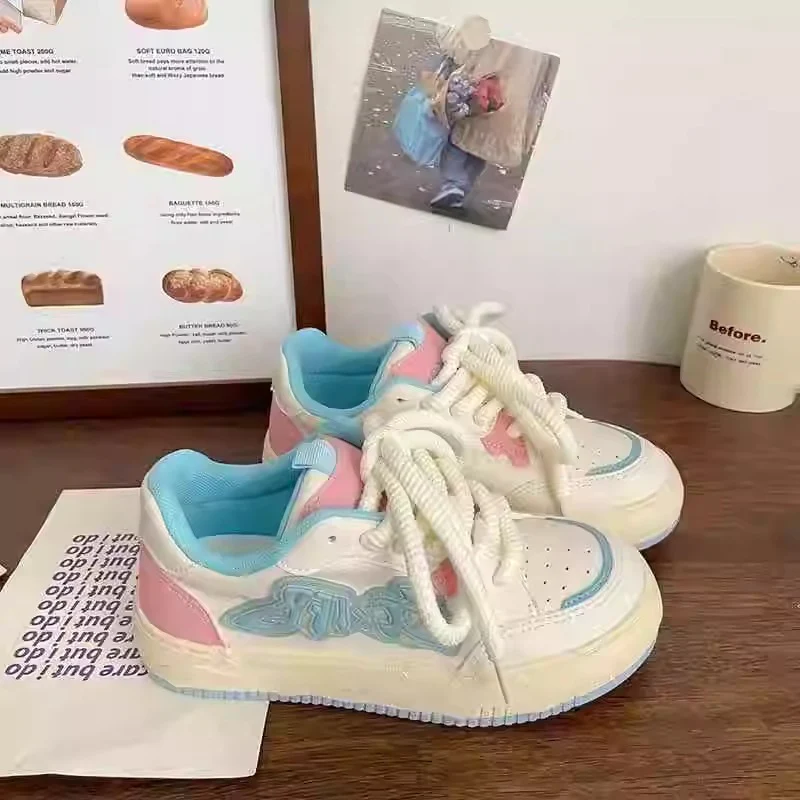 Damen Sportliche Sneaker mit modischen Akzenten und dicker Sohle Heidi Mode - Image 2