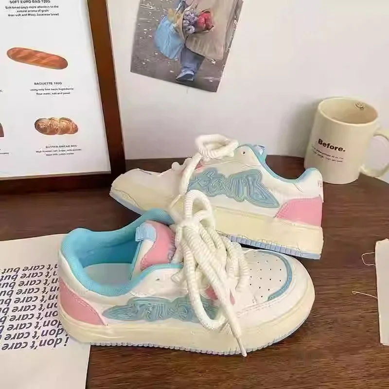 Damen Sportliche Sneaker mit modischen Akzenten und dicker Sohle Heidi Mode - Image 4