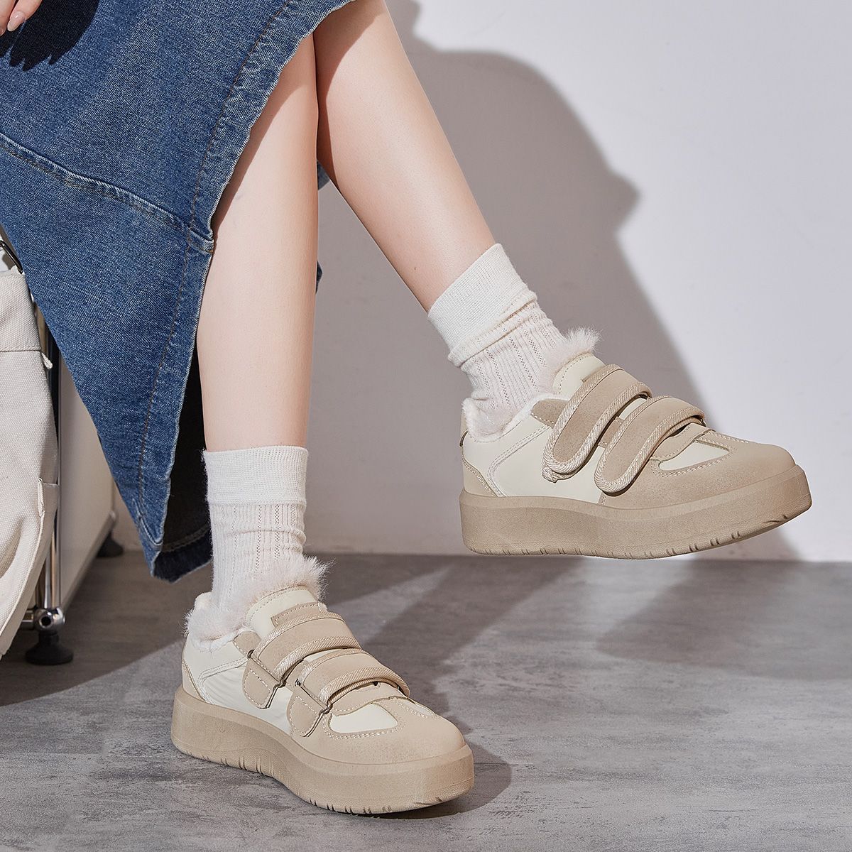 Damen Sportliche Sneaker mit praktischem Klettverschluss und weichem Futtermaterial Heidi Mode - Image 4