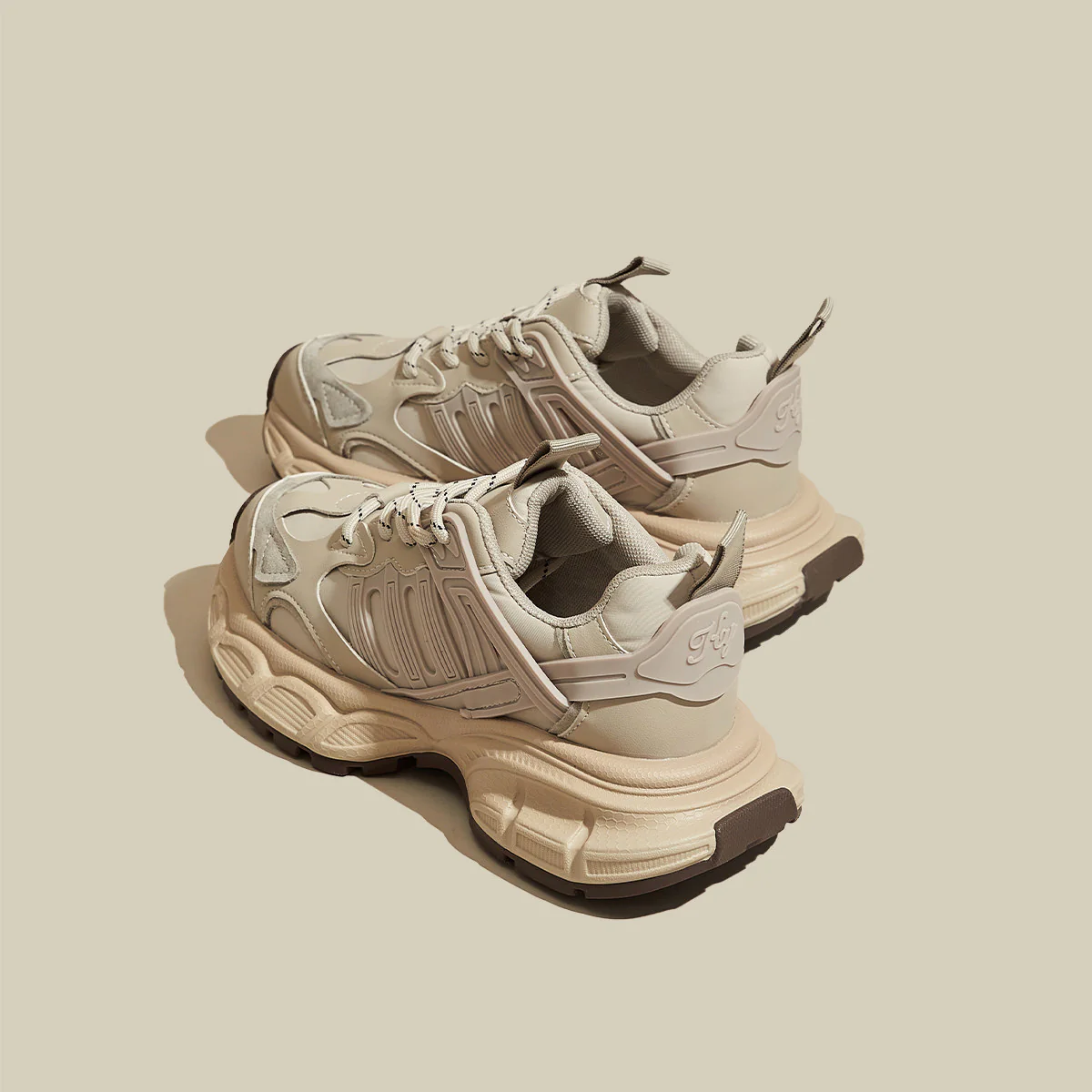 Damen Sportliche Sneaker mit robustem Sohlenaufbau und atmungsaktiver Mesh-Oberfläche Heidi Mode - Image 2