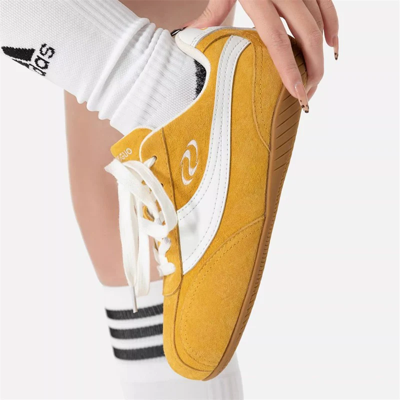 Damen Sportliche Sneaker mit robustem Wildleder-Obermaterial und rutschfester Sohle Heidi Mode - Image 4