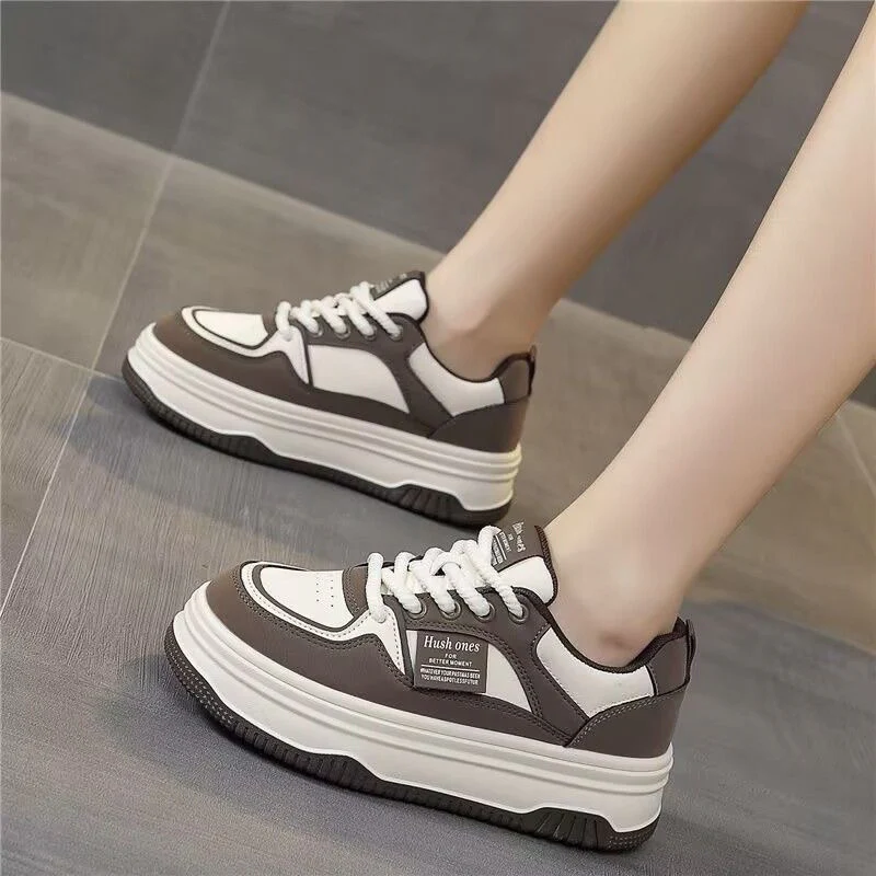 Damen Sportliche Sneaker mit robuster Sohle und modernem Design Heidi Mode - Image 3