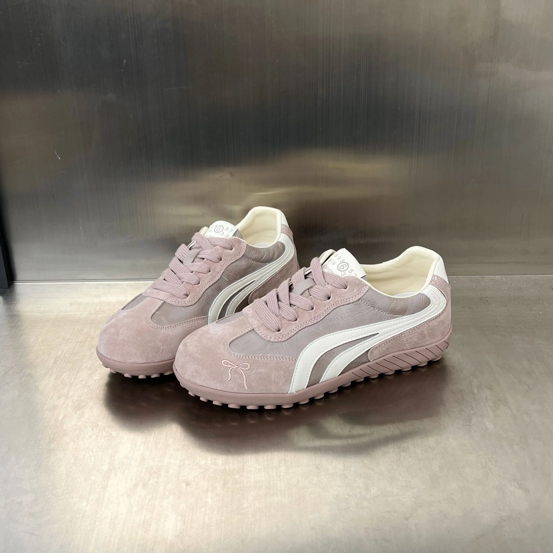 Damen Sportliche Sneaker mit rutschfester Sohle und atmungsaktiver Obermaterialkombination Heidi Mode - Image 4