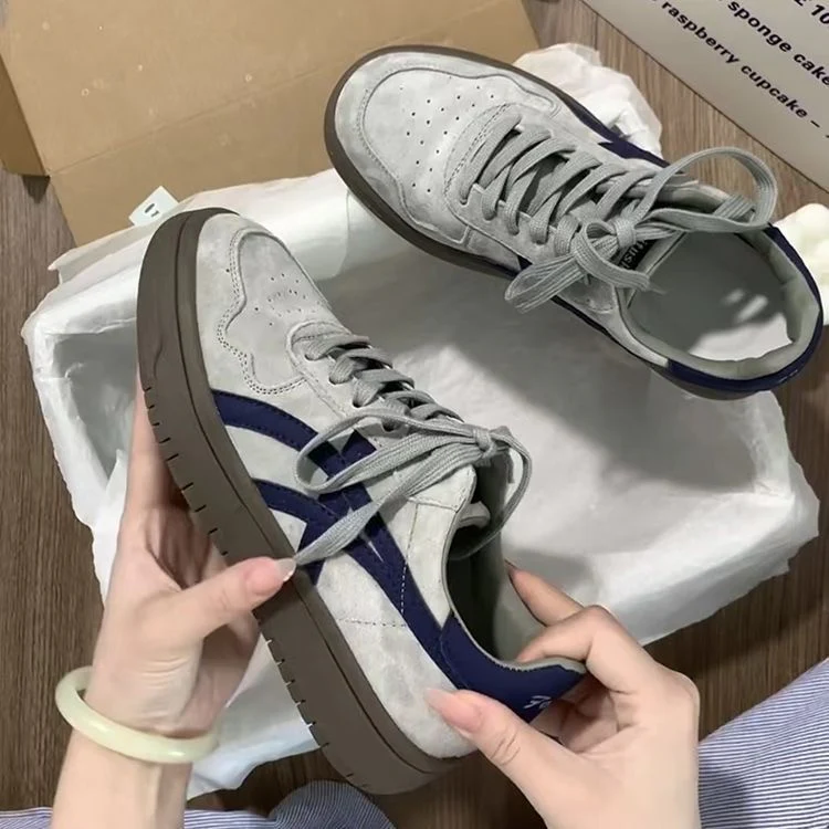 Damen Sportliche Sneaker mit strapazierfähigem Obermaterial und rutschfester Sohle Heidi Mode - Image 3