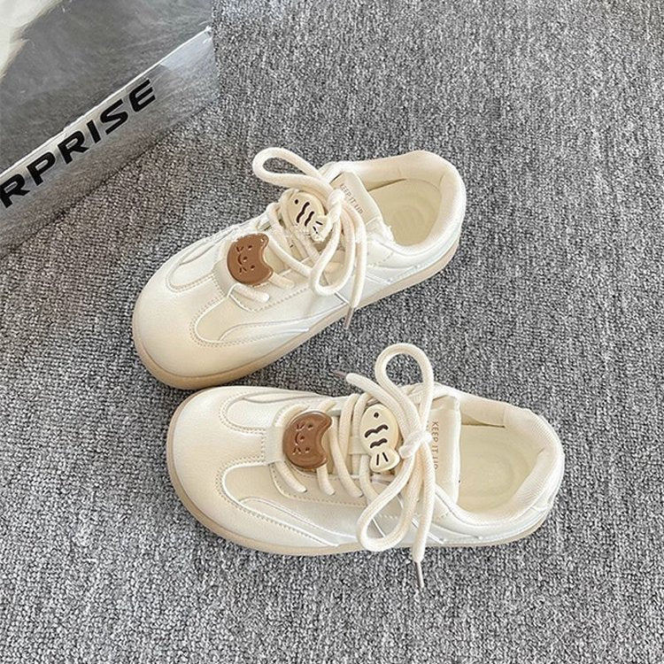 Damen Sportliche Sneaker mit verspieltem Design und einzigartigem Schnürsystem Heidi Mode - Image 5