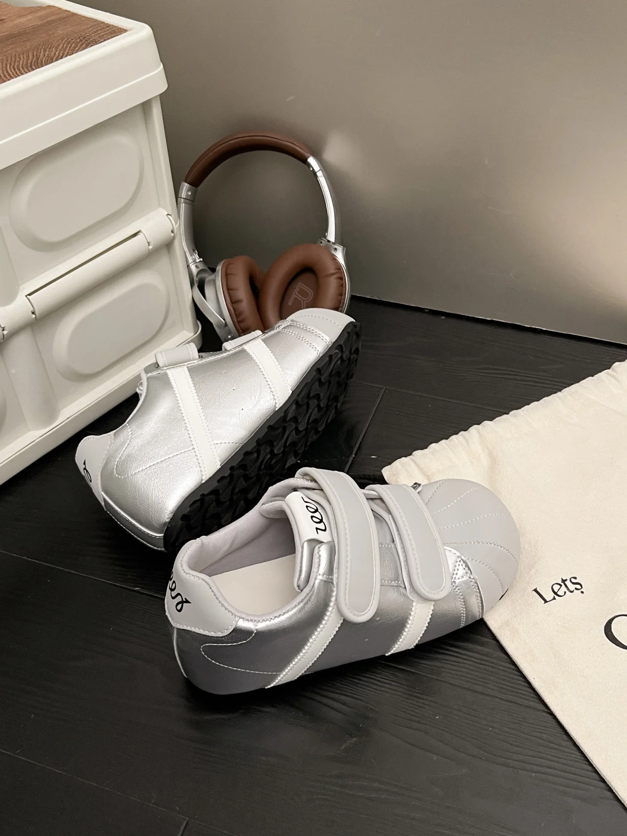 Damen sportliche Sneaker mit verstellbarem Klettverschluss und rutschfester Sohle Heidi Mode - Image 8