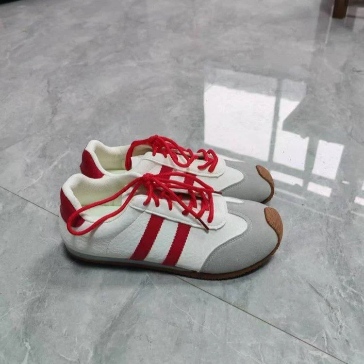 Damen Sportliche Sneaker mit weichem Veloursleder und rutschfester Sohle Heidi Mode - Image 2