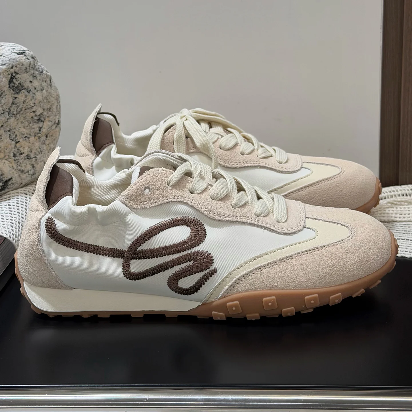 Damen Sportliche Sneaker mit weichem Wildleder und atmungsaktivem Obermaterial Heidi Mode - Image 2
