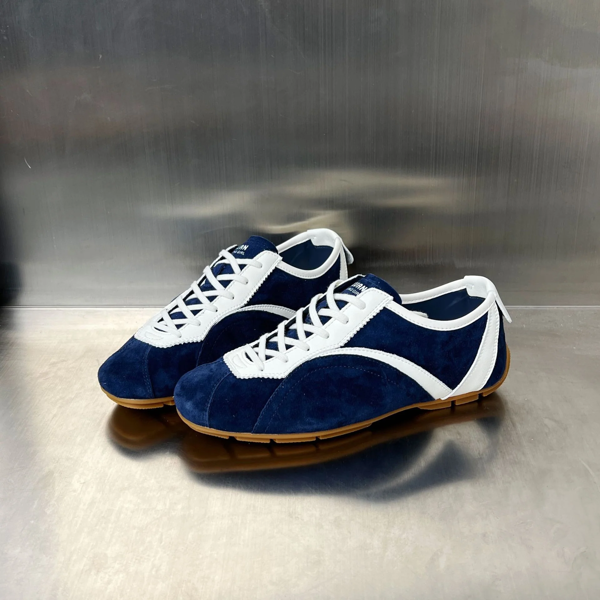 Damen Sportliche Sneakers aus hochwertigem Wildleder mit innovativer Sohlenkonstruktion Heidi Mode - Image 8