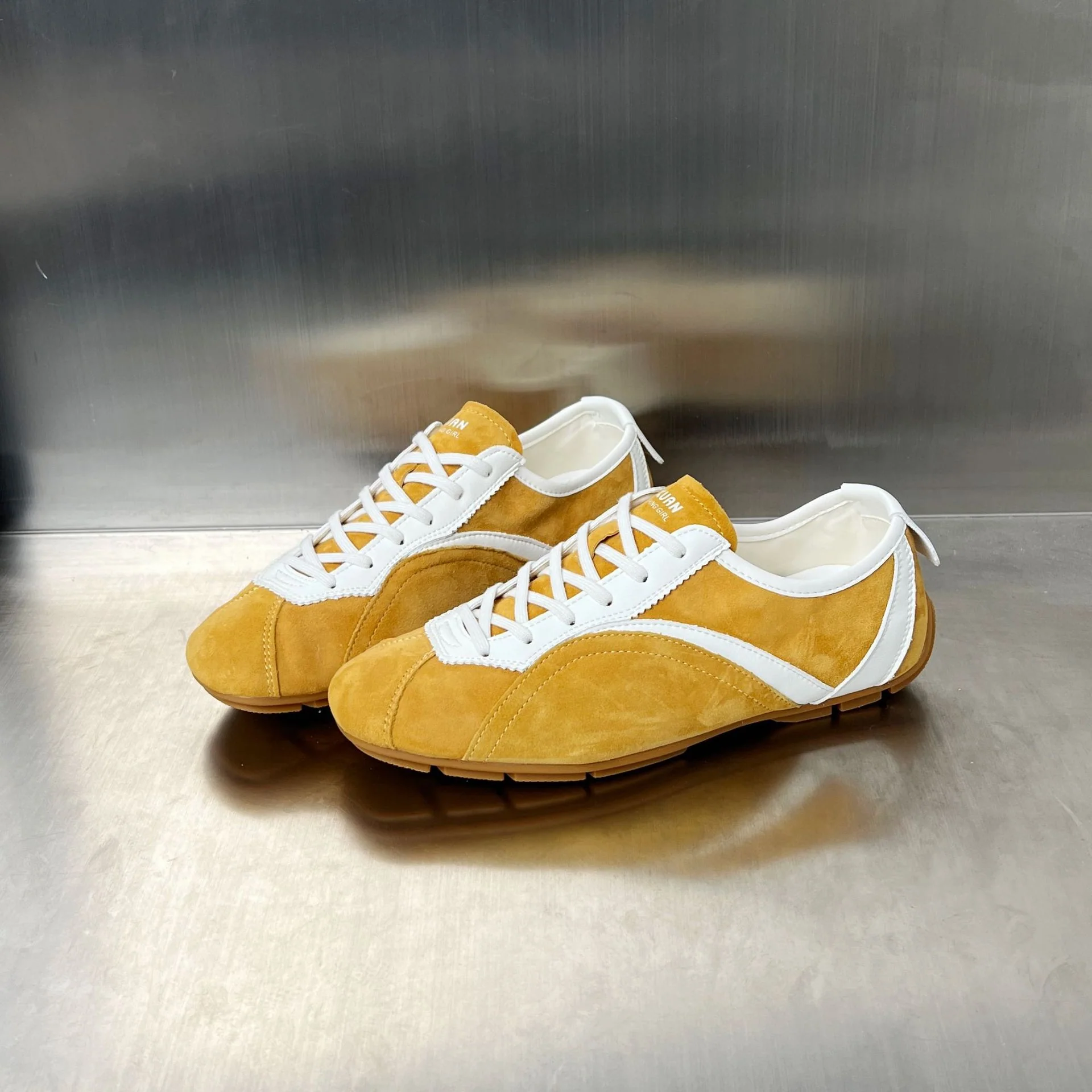 Damen Sportliche Sneakers aus hochwertigem Wildleder mit innovativer Sohlenkonstruktion Heidi Mode - Image 9