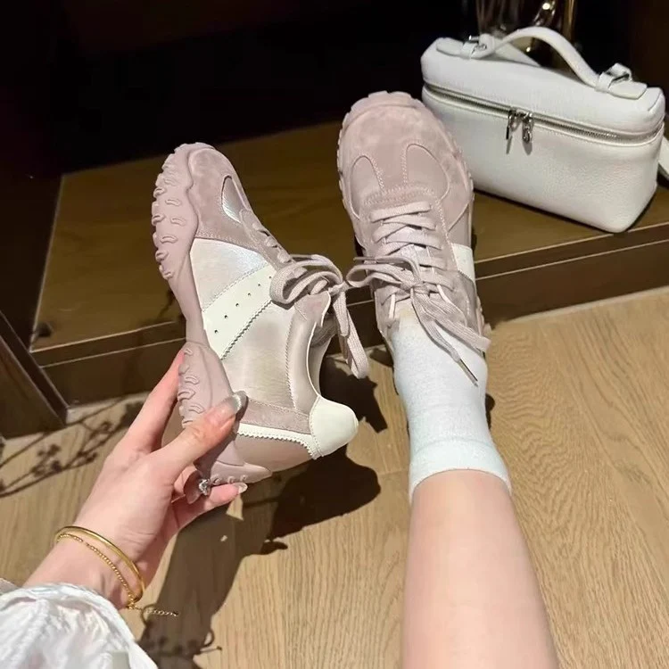 Damen Sportliche Sneakers aus hochwertigem Wildleder mit robustem Sohlenprofil Heidi Mode - Image 3