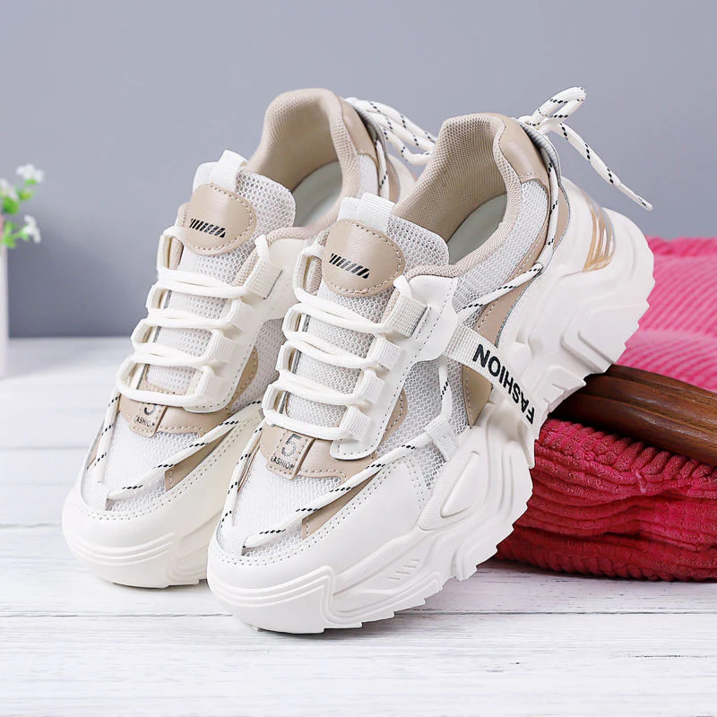 Damen sportliche Sneakers im futuristischen Design mit atmungsaktiver Mesh-Oberfläche Heidi Mode - Image 4