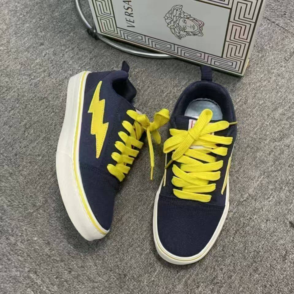 Damen Sportliche Sneakers im modernen Design mit aufwendigem Blitzmotiv Heidi Mode