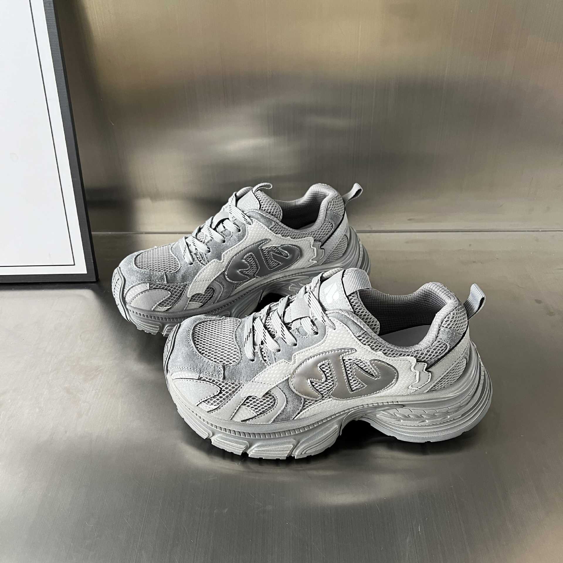 Damen Sportliche Sneakers mit atmungsaktivem Mesh-Einsatz und dämpfendem Komfort Heidi Mode - Image 13