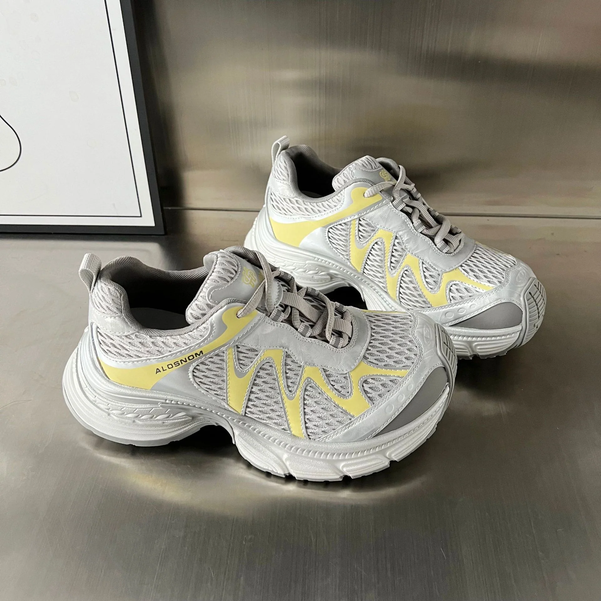 Damen Sportliche Sneakers mit atmungsaktivem Mesh-Obermaterial und ergonomischem Fußbett Heidi Mode - Image 4