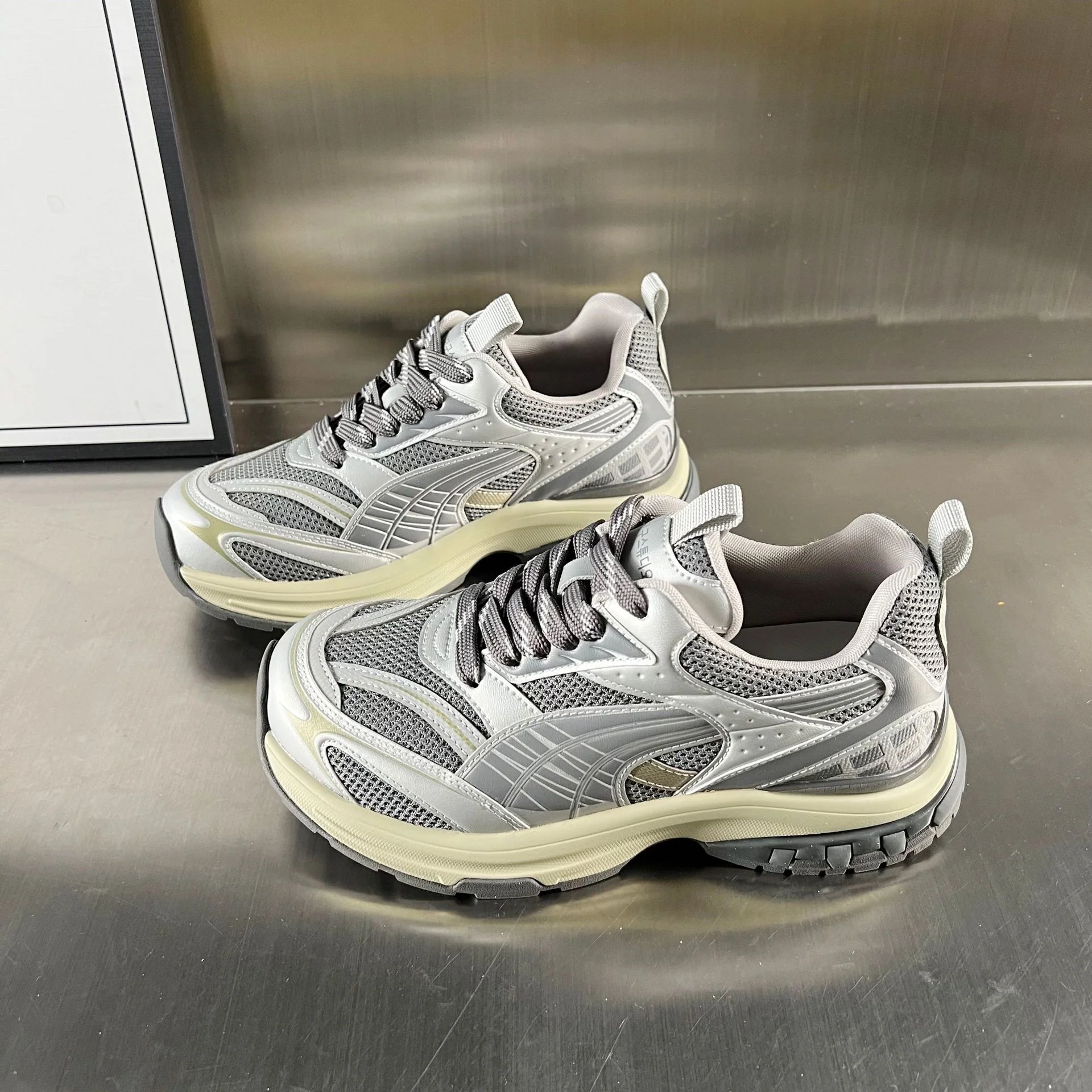 Damen Sportliche Sneakers mit atmungsaktivem Mesh-Obermaterial und ergonomischem Fußbett Heidi Mode - Image 7