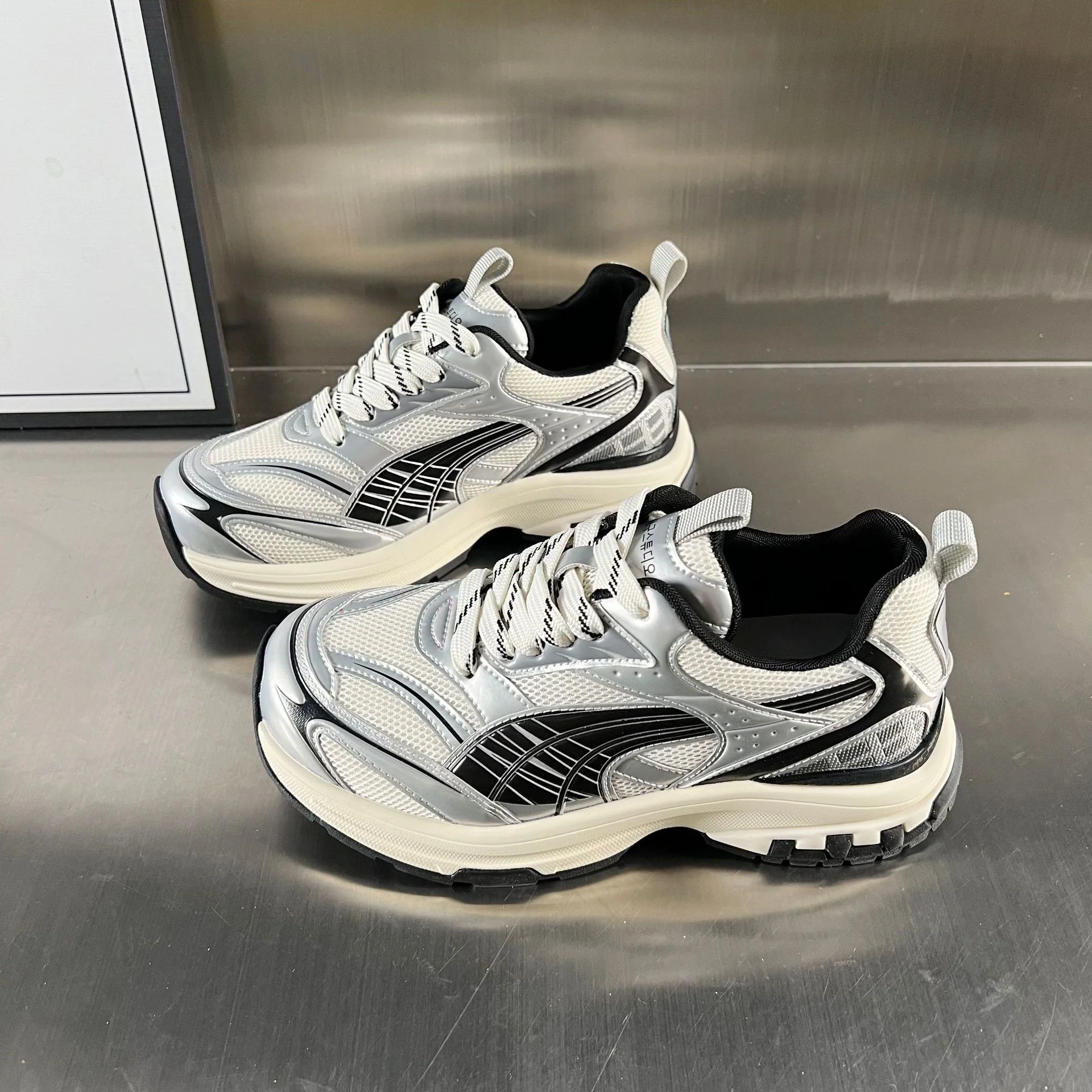 Damen Sportliche Sneakers mit atmungsaktivem Mesh-Obermaterial und ergonomischem Fußbett Heidi Mode - Image 8