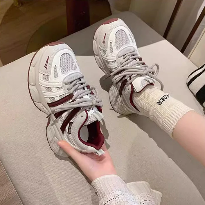 Damen Sportliche Sneakers mit atmungsaktivem Mesh-Obermaterial und gepolsterter Sohle Heidi Mode - Image 4