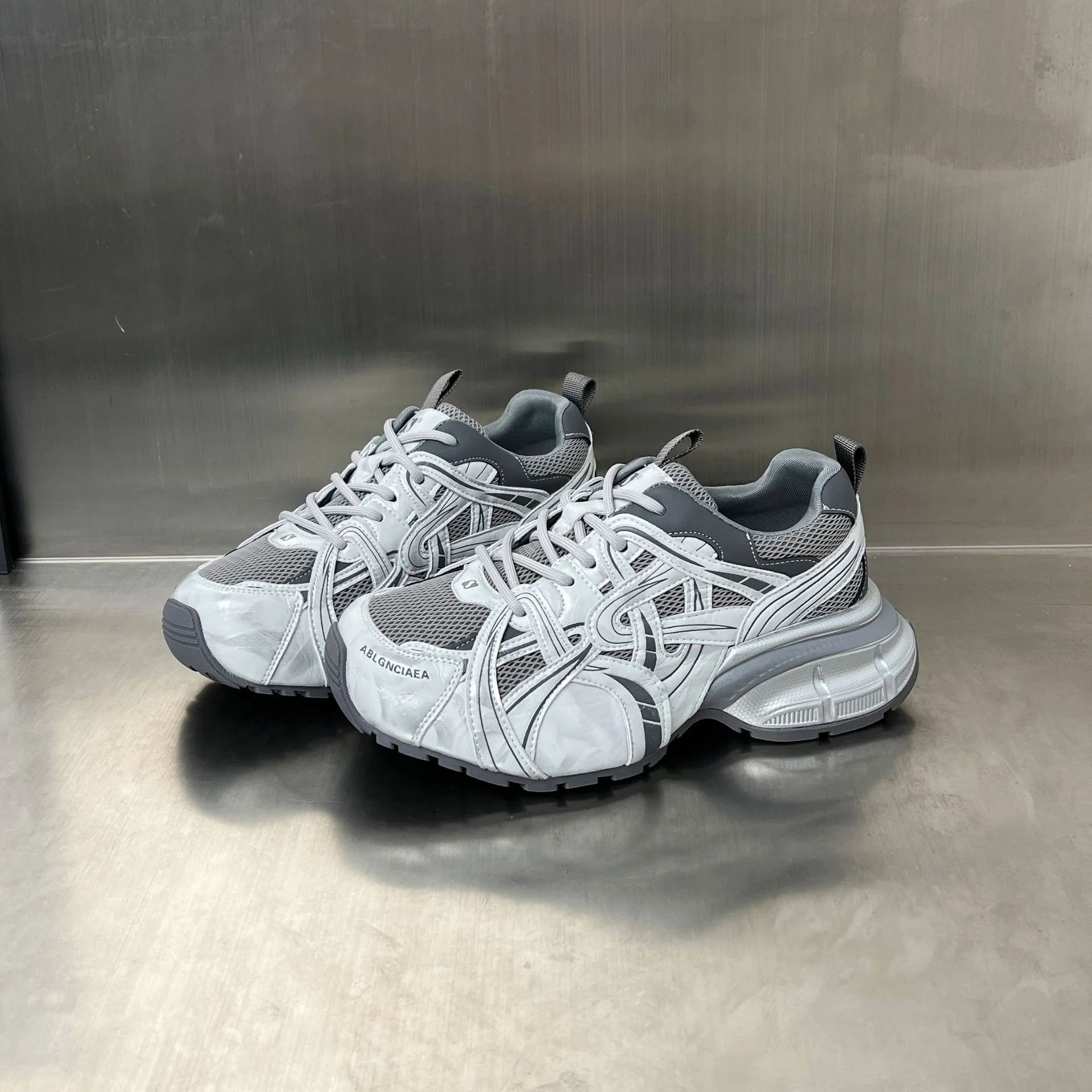 Damen Sportliche Sneakers mit atmungsaktivem Mesh-Obermaterial und innovativem Dämpfungssystem Heidi Mode - Image 2