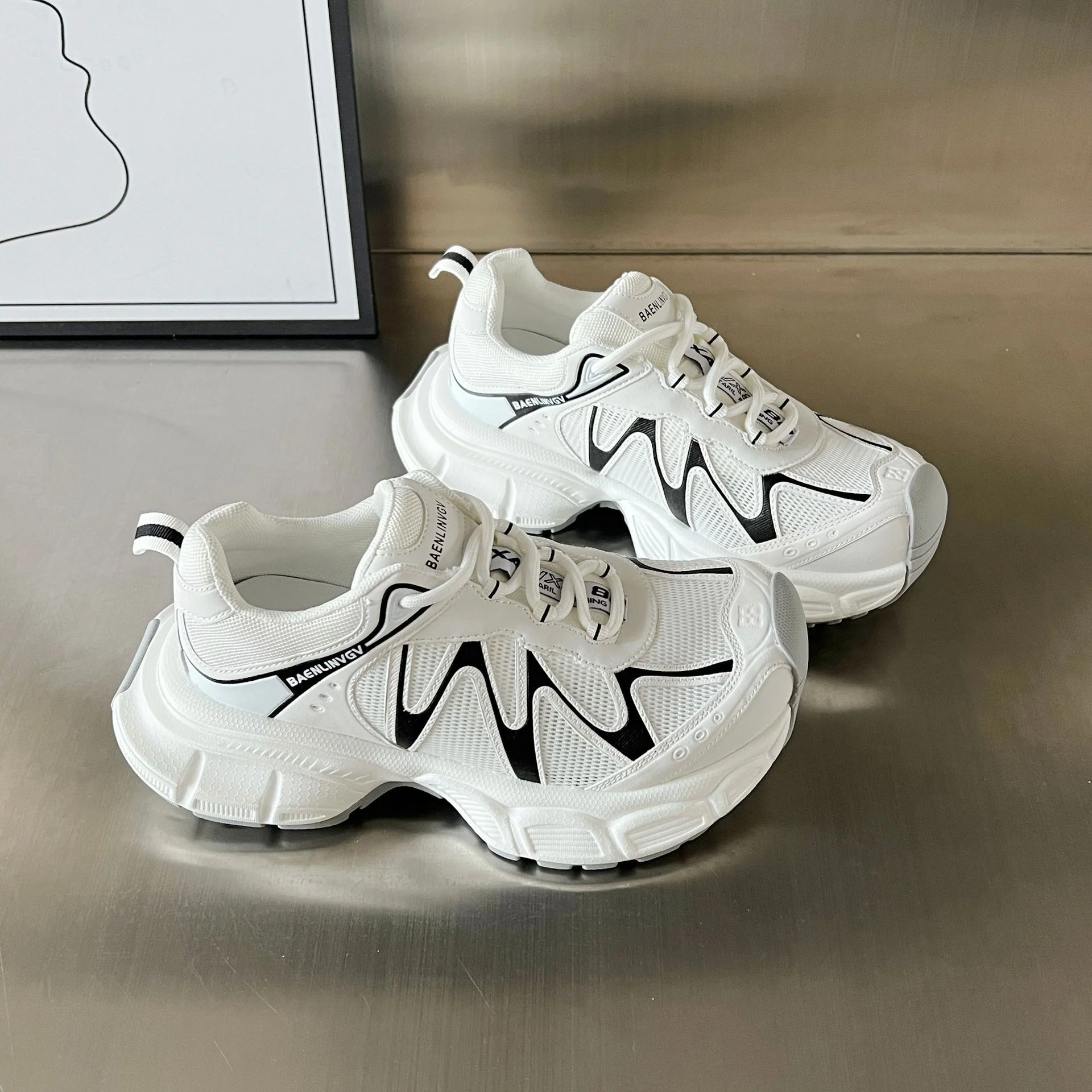 Damen Sportliche Sneakers mit atmungsaktivem Mesh und dämpfender Sohle Heidi Mode - Image 4