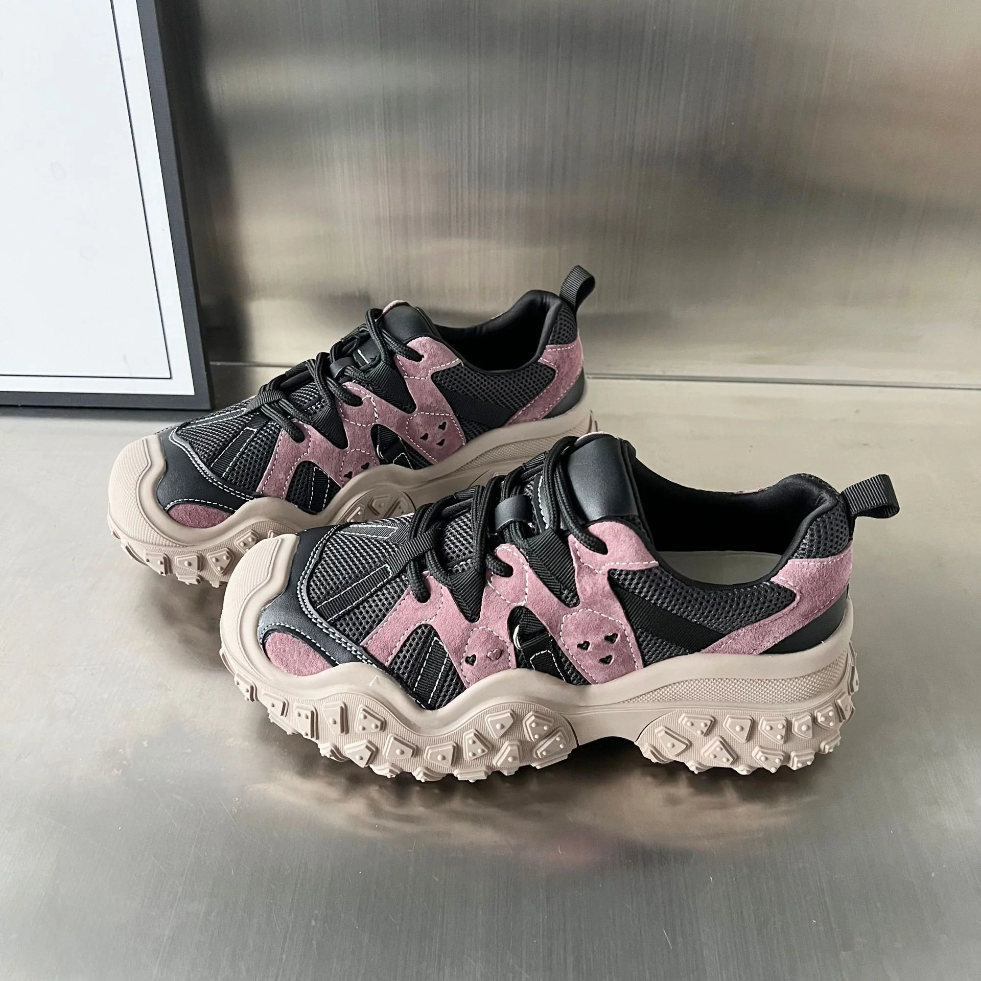 Damen Sportliche Sneakers mit atmungsaktivem Mesh und robustem Sohlenprofil Heidi Mode - Image 2