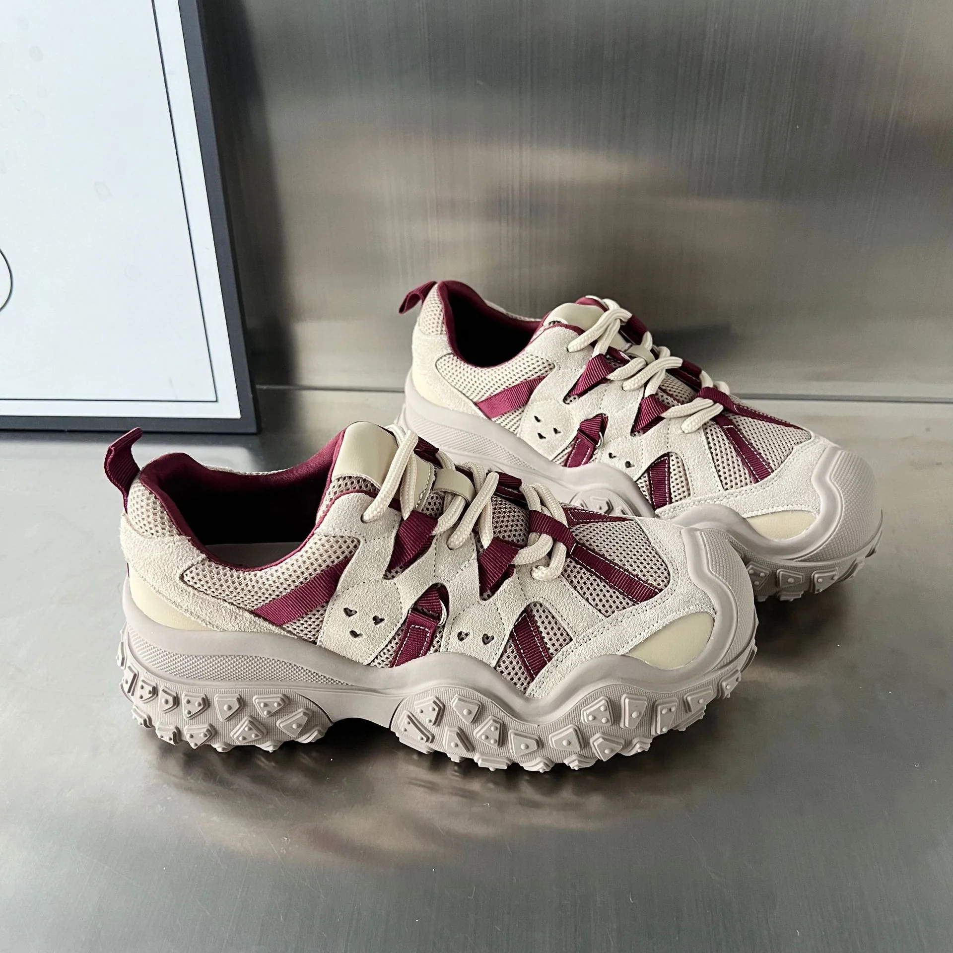 Damen Sportliche Sneakers mit atmungsaktivem Mesh und robustem Sohlenprofil Heidi Mode - Image 4