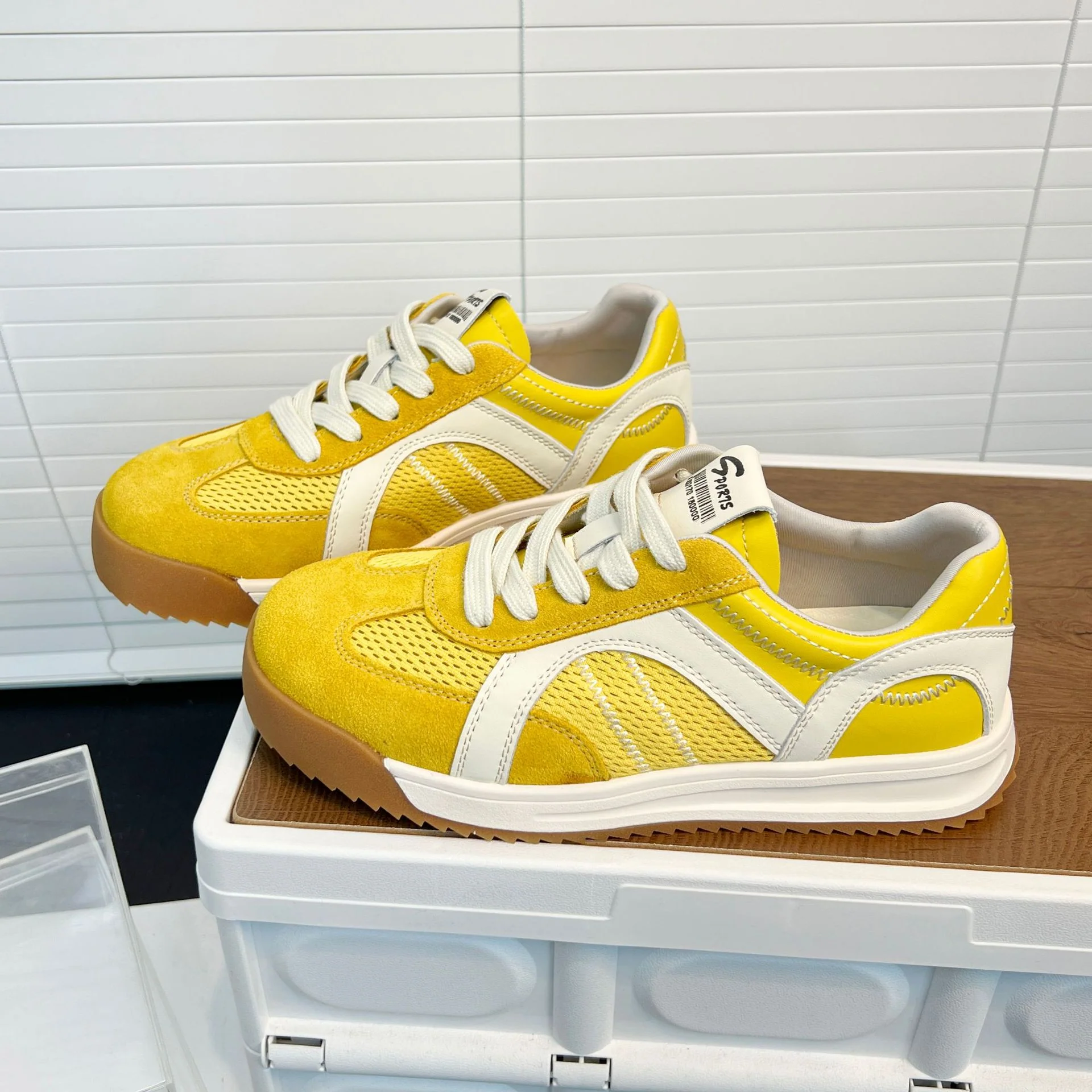 Damen Sportliche Sneakers mit atmungsaktivem Mesh und robustem Veloursleder Heidi Mode - Image 6