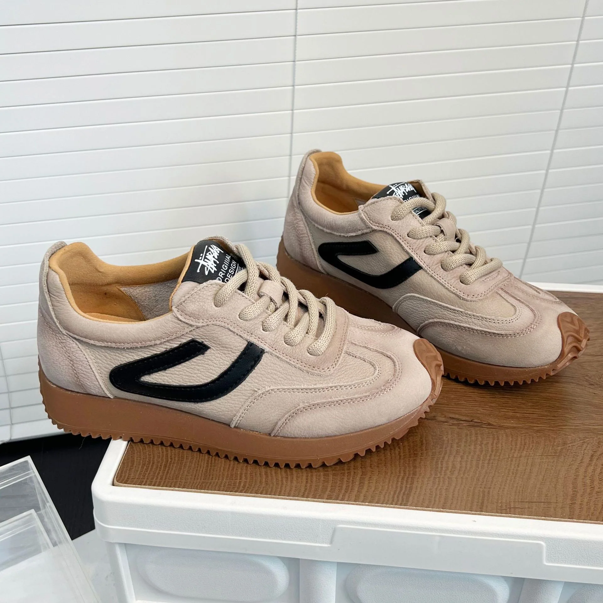 Damen Sportliche Sneakers mit atmungsaktivem Obermaterial und flexiblem Sohlenprofil Heidi Mode - Image 4