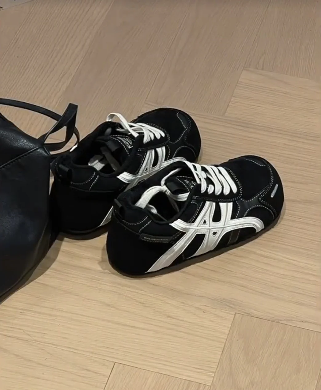 Damen Sportliche Sneakers mit atmungsaktivem Obermaterial und rutschfester Sohle Heidi Mode - Image 7
