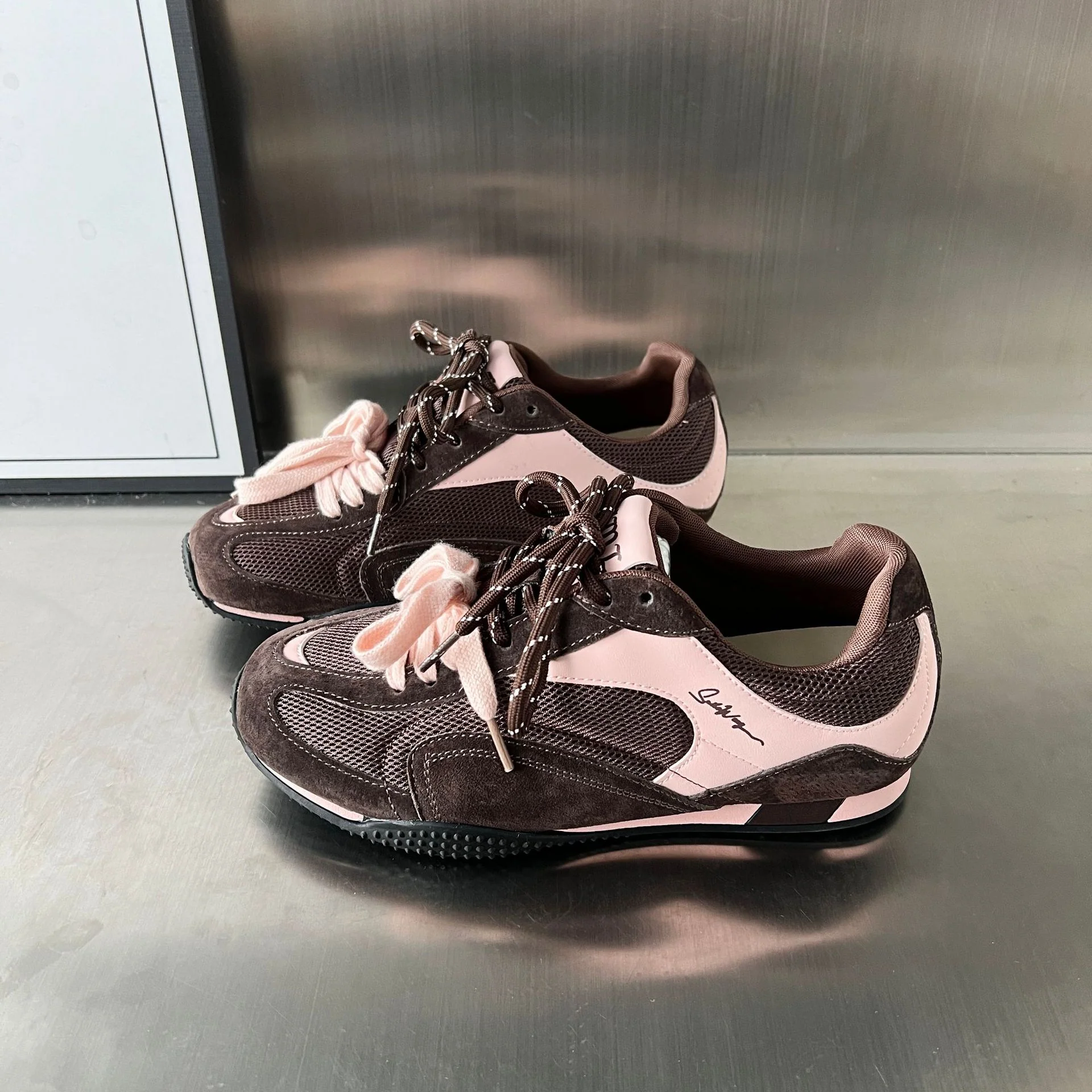 Damen Sportliche Sneakers mit atmungsaktivem Obermaterial und weicher Polsterung Heidi Mode - Image 2
