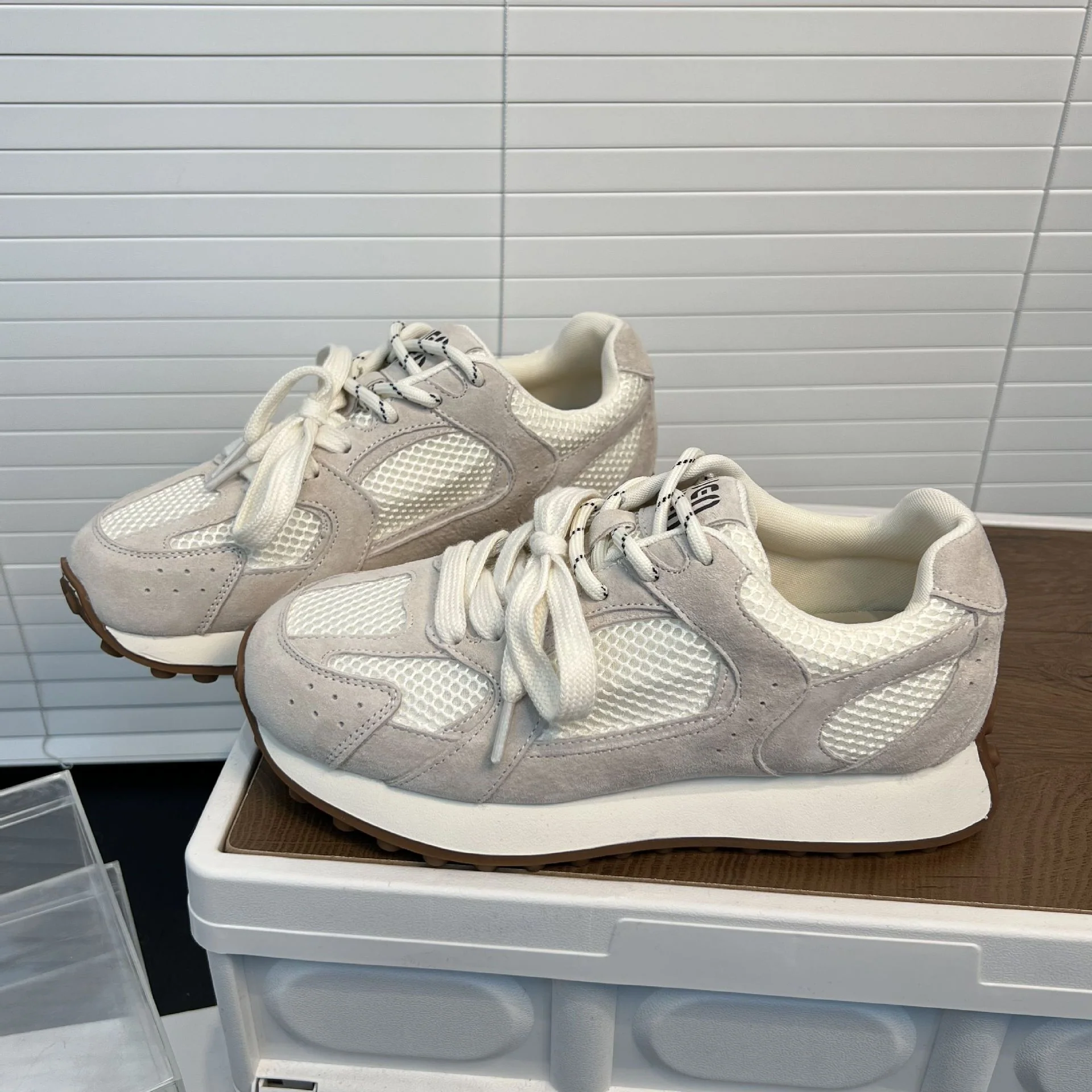 Damen Sportliche Sneakers mit atmungsaktiven Mesh-Einsätzen und dämpfendem Fußbett Heidi Mode