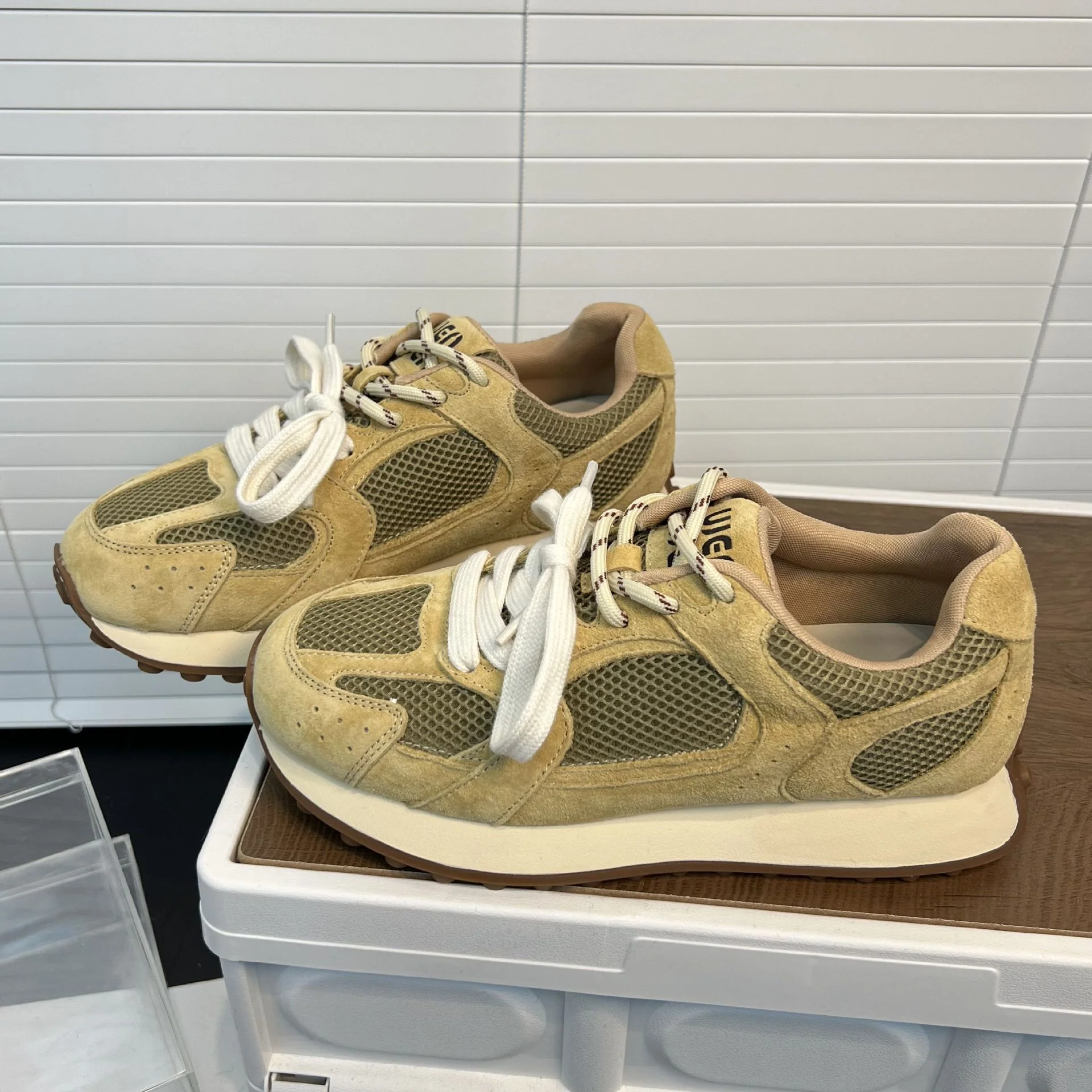 Damen Sportliche Sneakers mit atmungsaktiven Mesh-Einsätzen und dämpfendem Fußbett Heidi Mode - Image 2