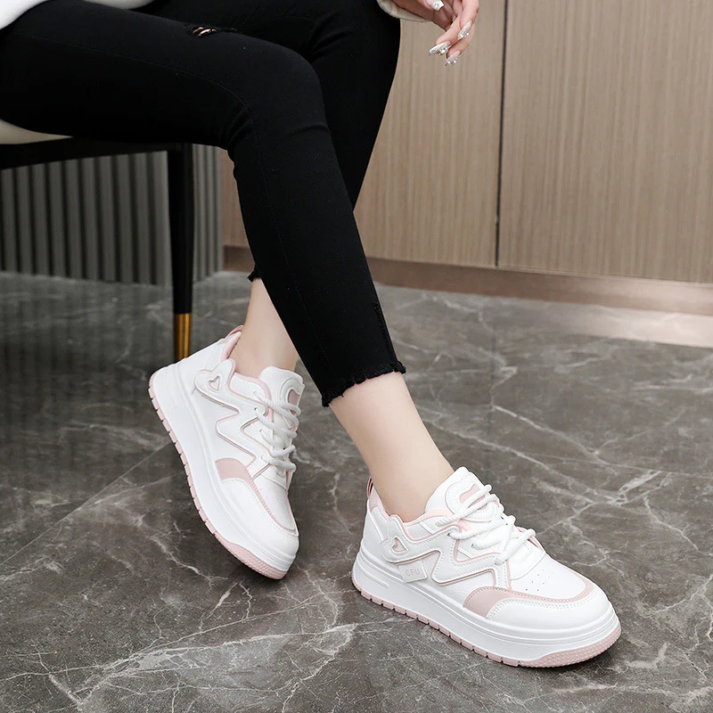 Damen Sportliche Sneakers mit atmungsaktiver Mesh-Konstruktion und dämpfender Sohle Heidi Mode - Image 3