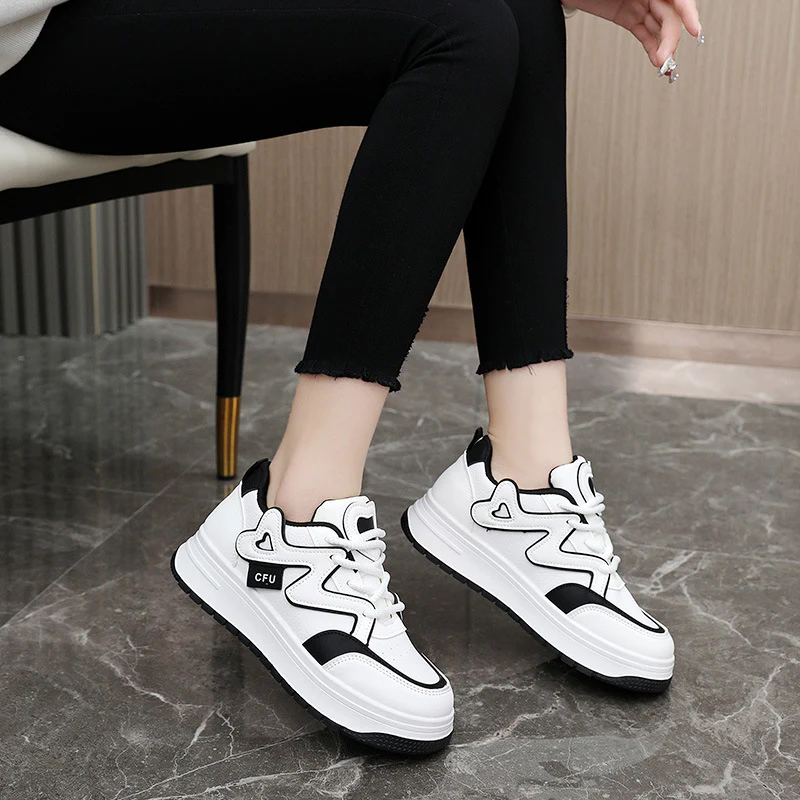 Damen Sportliche Sneakers mit atmungsaktiver Mesh-Konstruktion und dämpfender Sohle Heidi Mode - Image 4