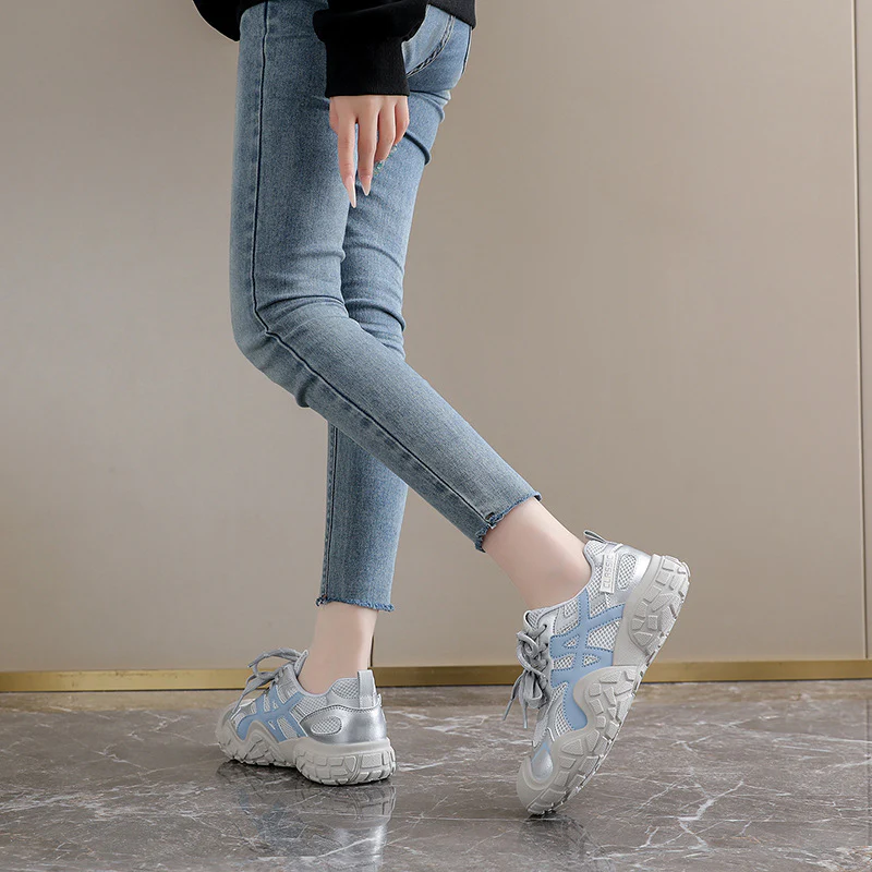 Damen Sportliche Sneakers mit atmungsaktiver Mesh-Oberfläche und dämpfendem Profil Heidi Mode - Image 3