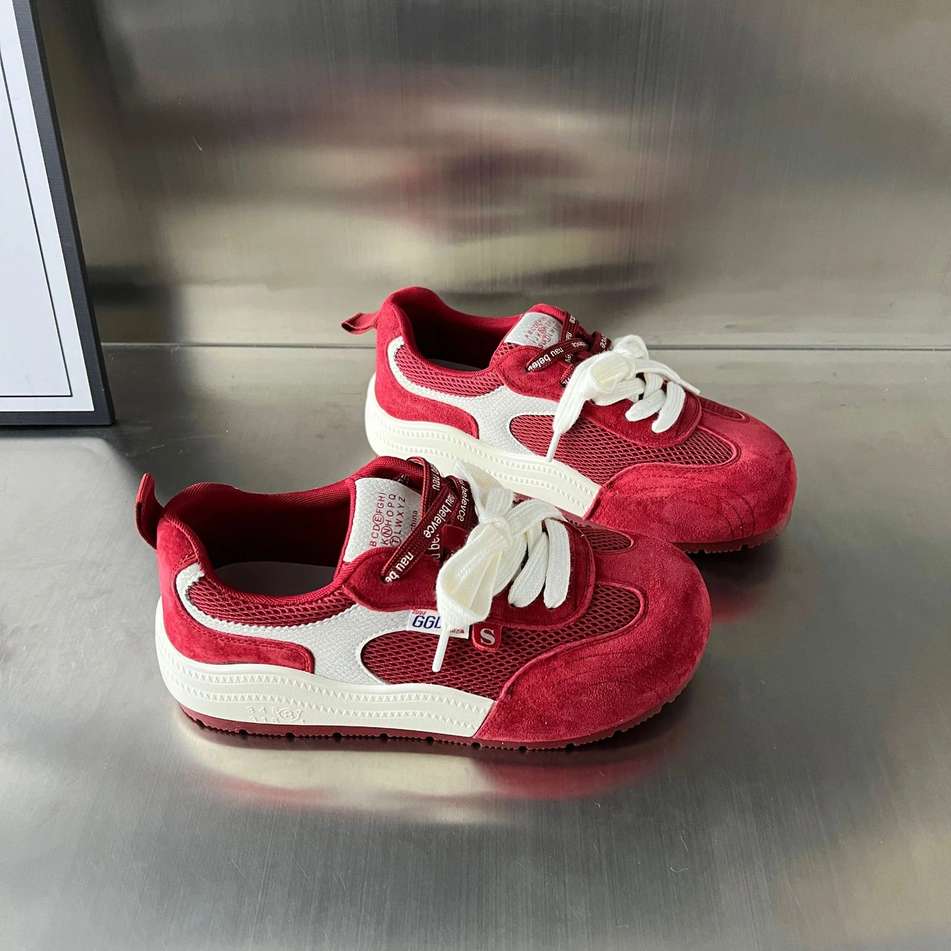 Damen Sportliche Sneakers mit atmungsaktiver Mesh-Oberfläche und eleganter Wildleder-Applikation Heidi Mode - Image 5