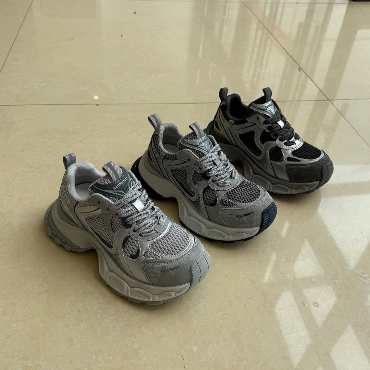 Damen Sportliche Sneakers mit atmungsaktiver Mesh-Oberfläche und komfortablem Dämpfungssystem Heidi Mode - Image 2