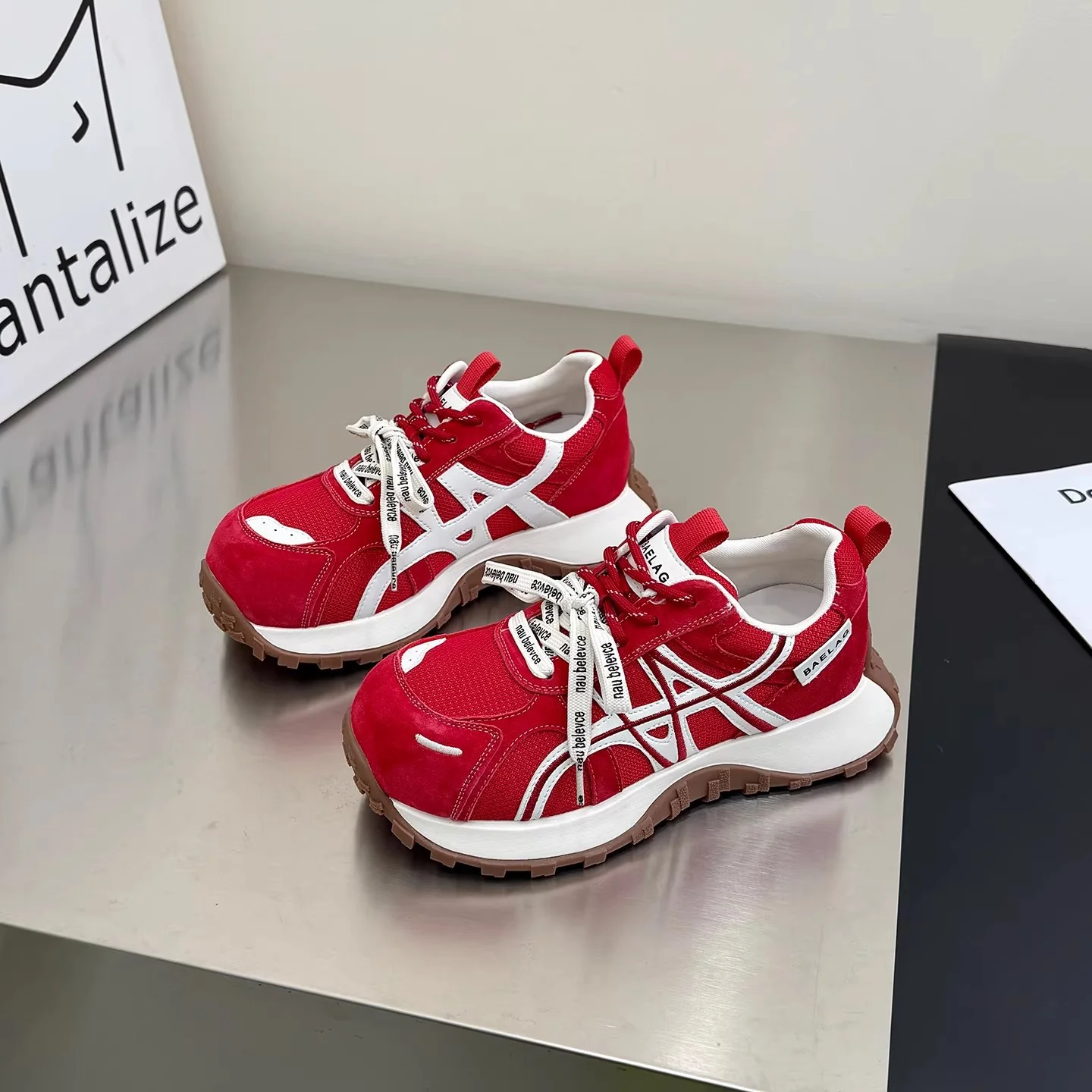 Damen Sportliche Sneakers mit atmungsaktiver Mesh-Oberfläche und robustem Sohlenprofil Heidi Mode - Image 3