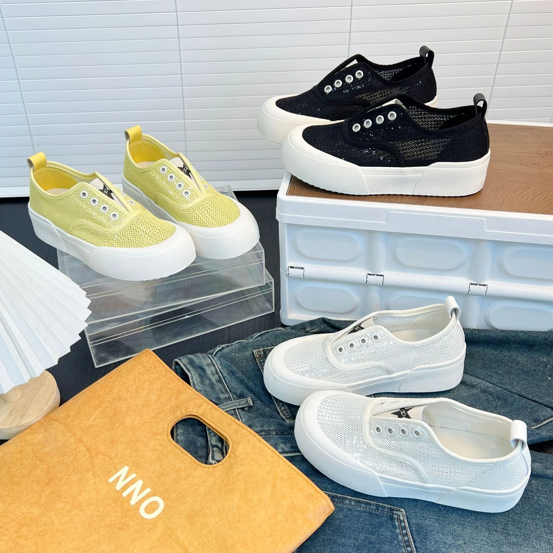 Damen Sportliche Sneakers mit atmungsaktiver Netzstruktur und trendigem Glitzerdesign Heidi Mode - Image 4
