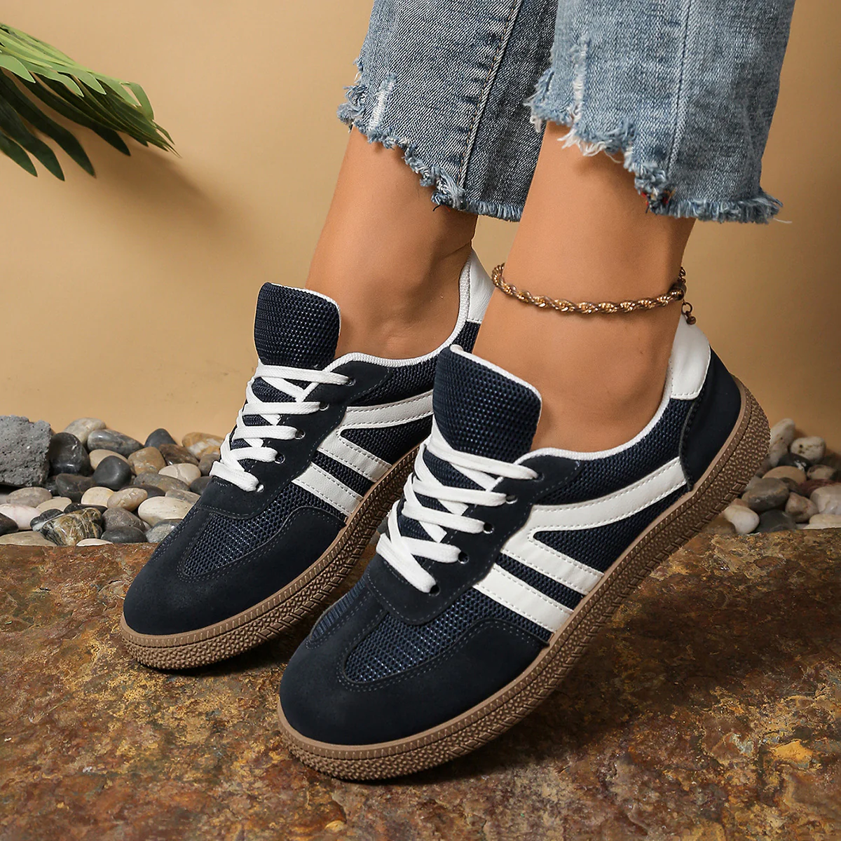 Damen Sportliche Sneakers mit atmungsaktiver Oberflächenstruktur und dämpfender Laufsohle Heidi Mode