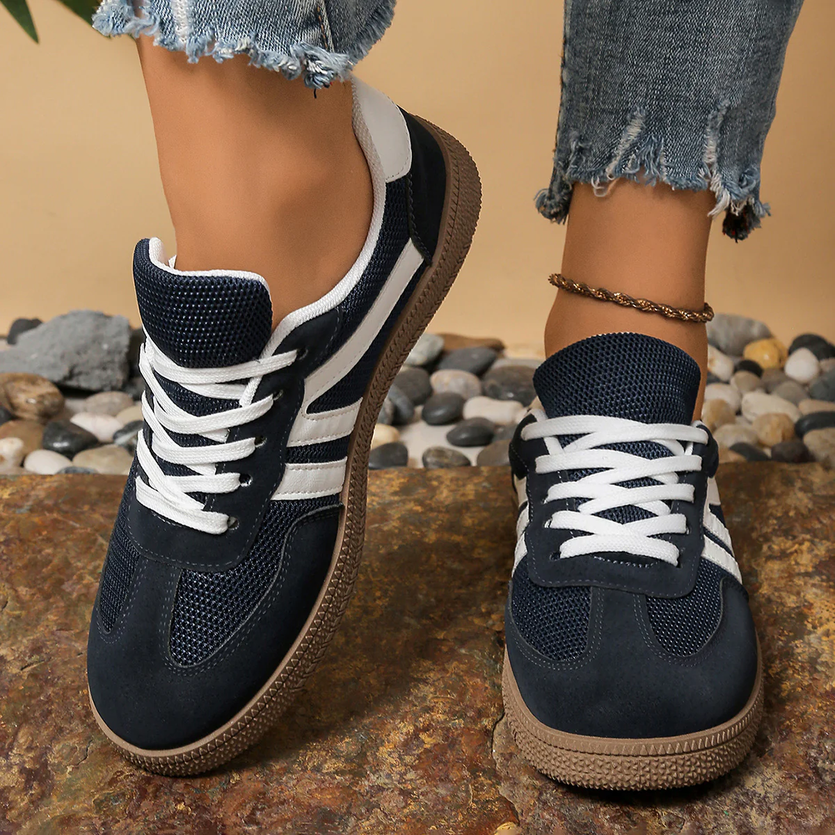 Damen Sportliche Sneakers mit atmungsaktiver Oberflächenstruktur und dämpfender Laufsohle Heidi Mode - Image 2