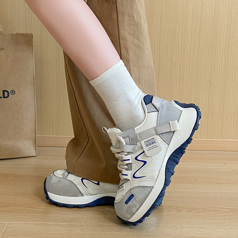 Damen Sportliche Sneakers mit atmungsaktiver Oberflächenstruktur und flexiblem Sohlenprofil Heidi Mode - Image 3