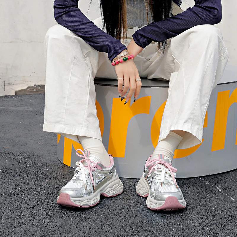 Damen Sportliche Sneakers mit atmungsaktiver Oberflächenstruktur und rutschfestem Sohlenprofil Heidi Mode - Image 3